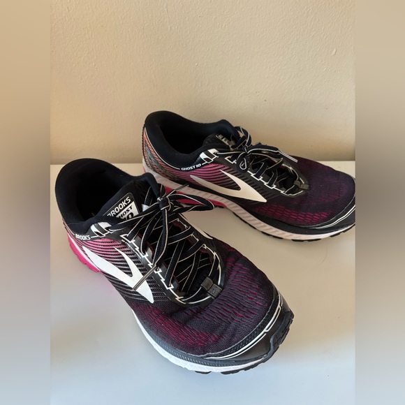 Brooks Women's Athletic Shoes - Black and Pink - Picture 2 of 9